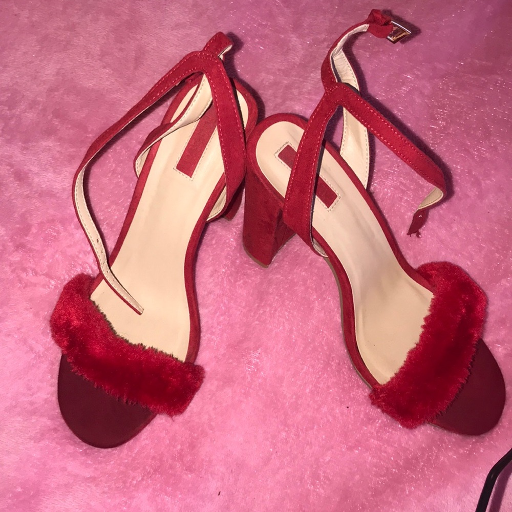 Size 8 red fur heel